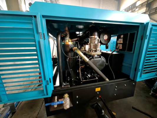 Cummins 210-260HP Diesel Screw Compressor Không khí / nước làm mát chứng nhận CE / ISO9001